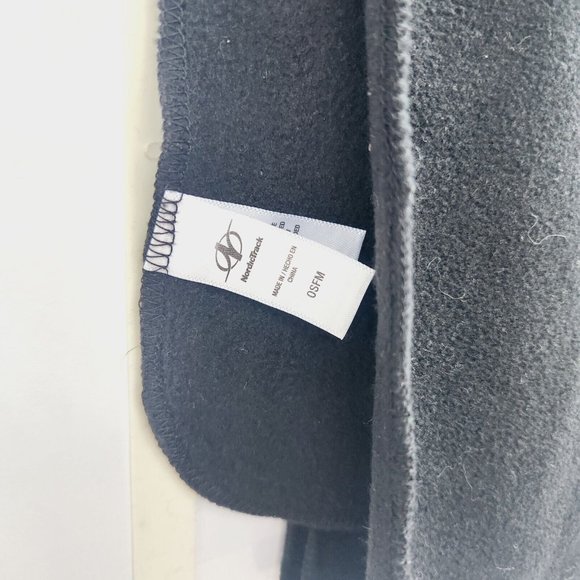 New Men's Scarf Black NordicTrack One Size - Picture 3 of 6